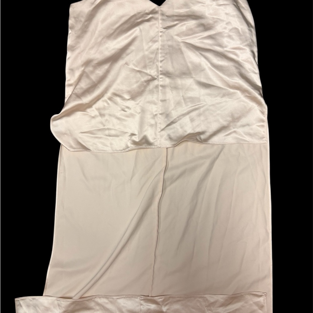Elegant Satin chamise in Cream